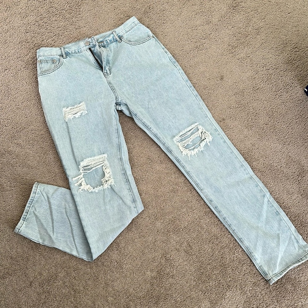 NWOT Pink Lily Distressed Mom Jeans